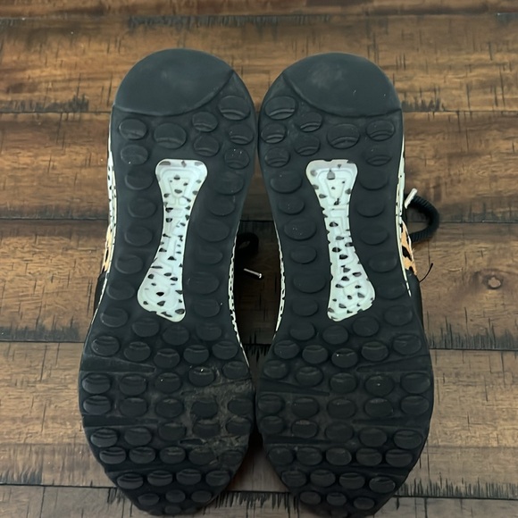 Steve Madden Cliff Animal Size 7.5 Sneakers. Excellent condition. Gently worn. - Picture 8 of 15